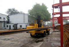 3噸側(cè)面叉車鐵路物流作業(yè)